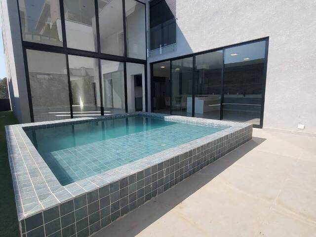 #101 - Casa para Locação em Santana de Parnaíba - SP