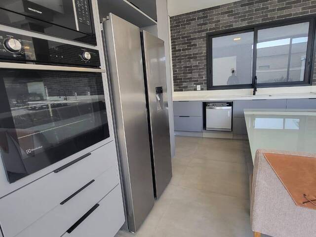 #101 - Casa para Locação em Santana de Parnaíba - SP