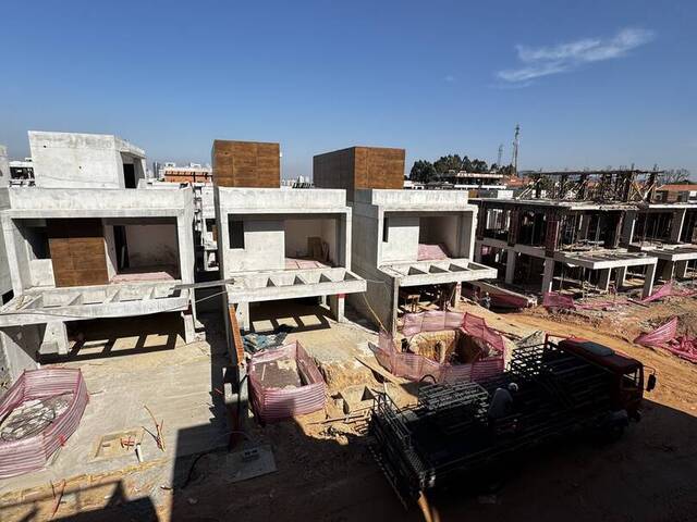 #109 - Casa para Venda em Barueri - SP
