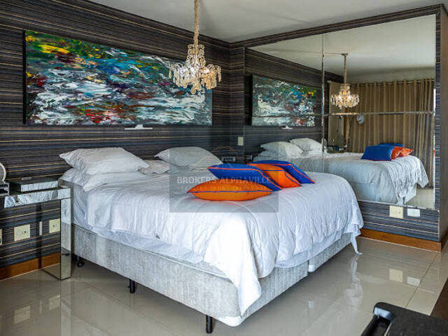 Casa para Venda em Santana de Parnaíba - 5
