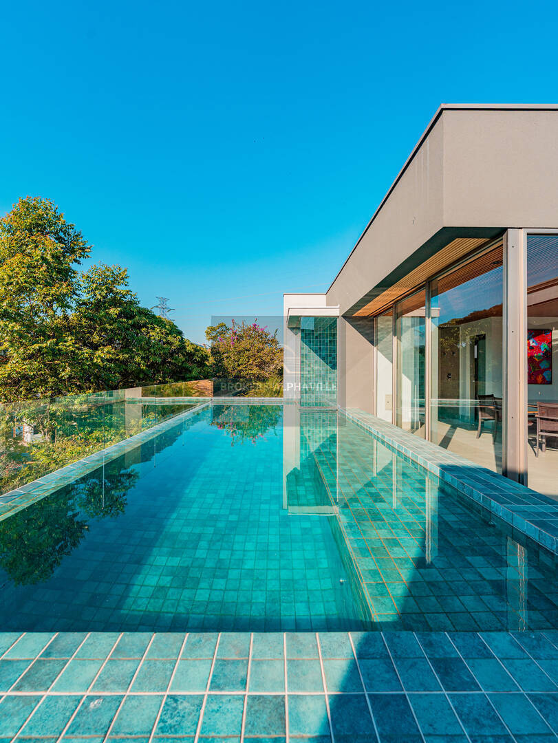 Casa de Condomínio à venda com 5 quartos, 837m² - Foto 2