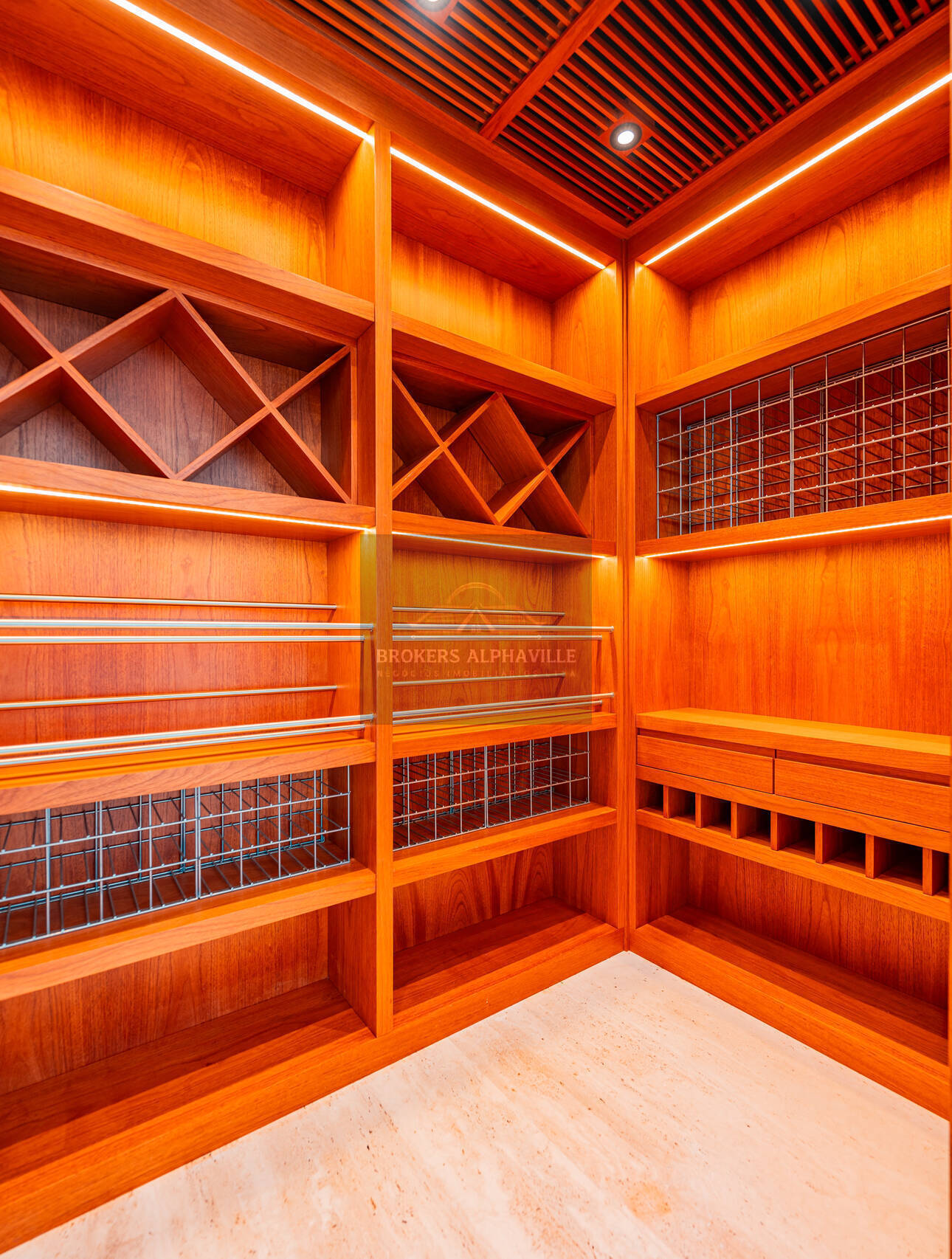 Casa à venda com 5 quartos, 1160m² - Foto 4