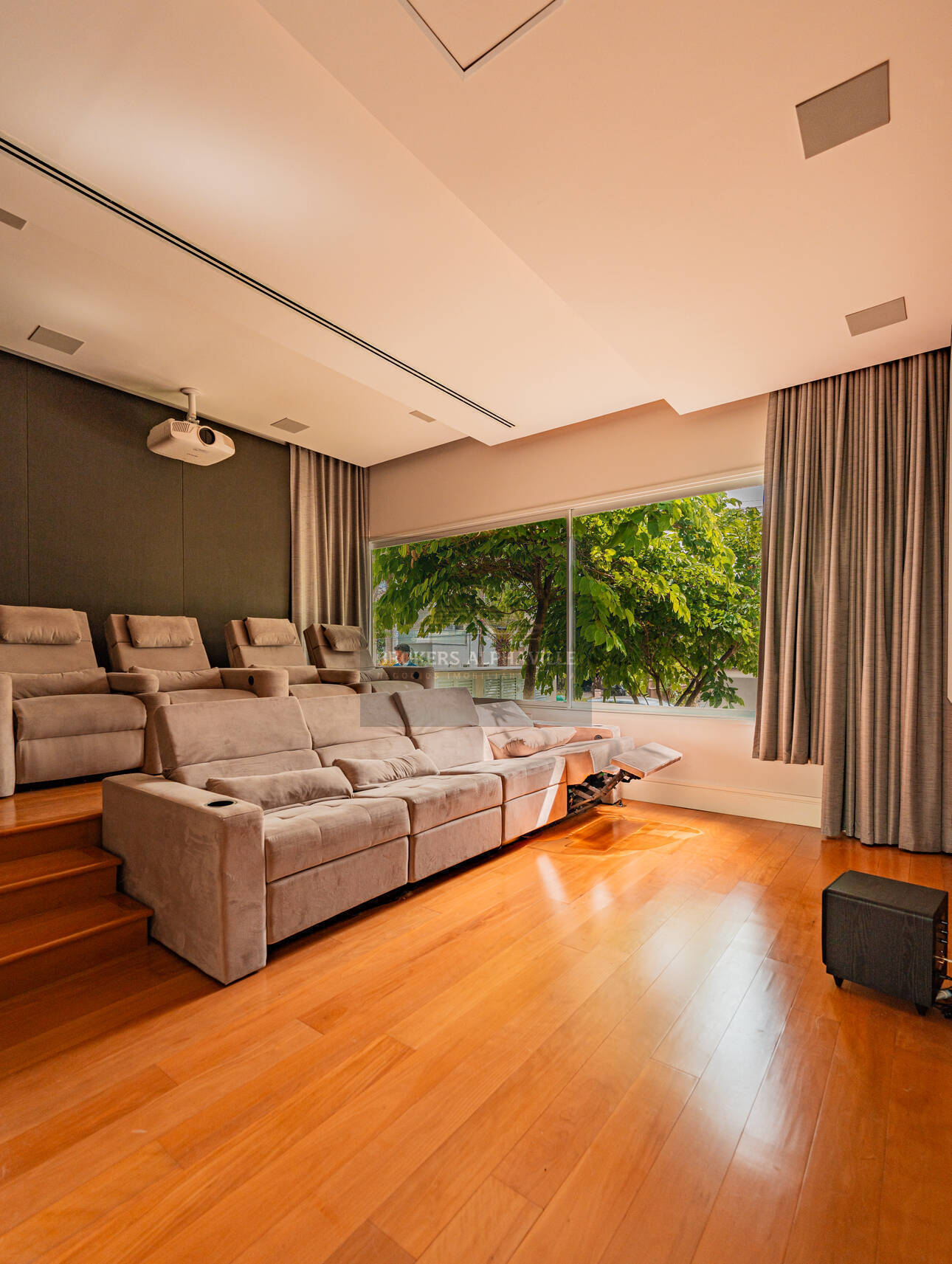 Casa à venda com 5 quartos, 1160m² - Foto 7
