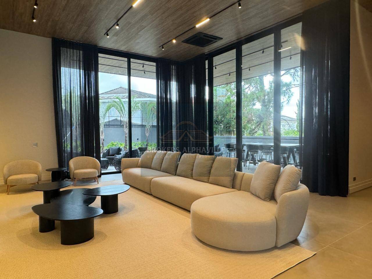 Casa à venda com 4 quartos, 703m² - Foto 3