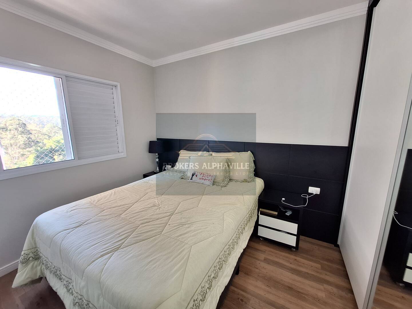 Apartamento para alugar com 1 quarto, 81m² - Foto 2