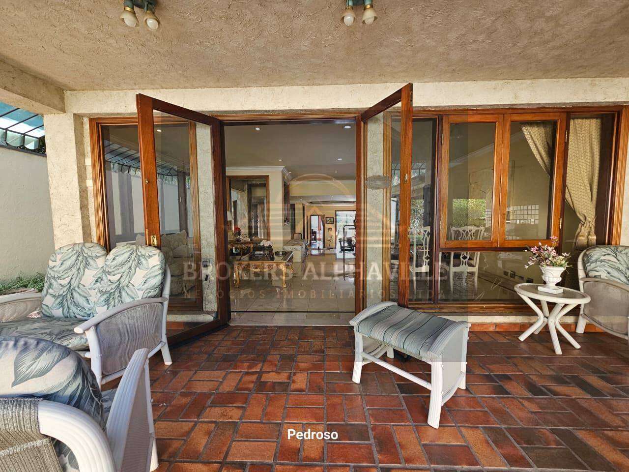 Casa de Condomínio à venda e aluguel com 4 quartos, 550m² - Foto 5