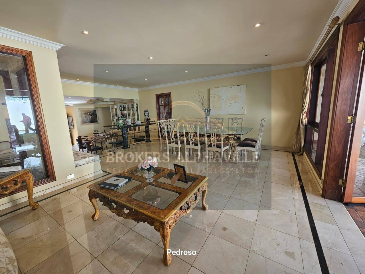 Casa de Condomínio à venda e aluguel com 4 quartos, 550m² - Foto 9