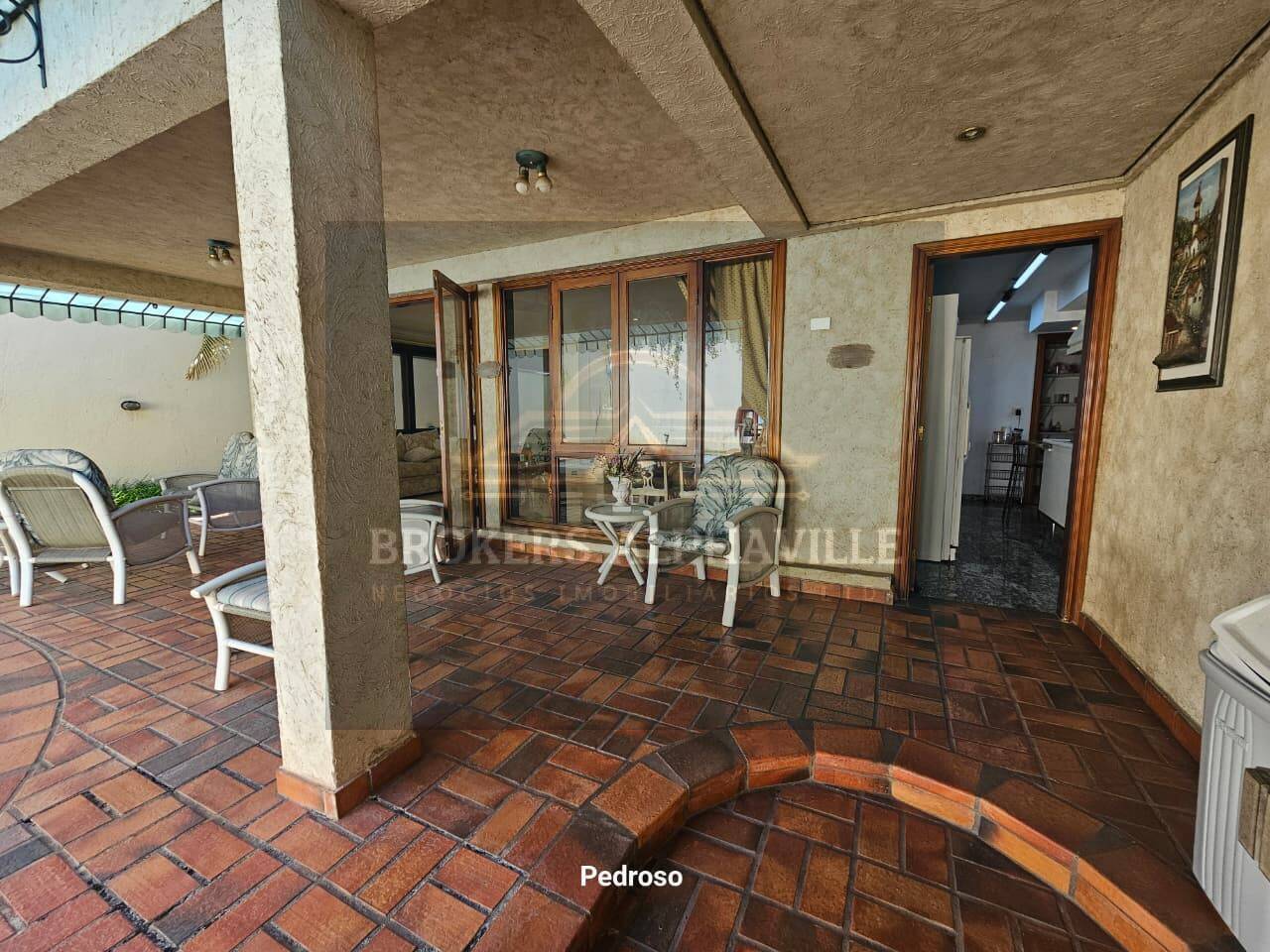Casa de Condomínio à venda e aluguel com 4 quartos, 550m² - Foto 3