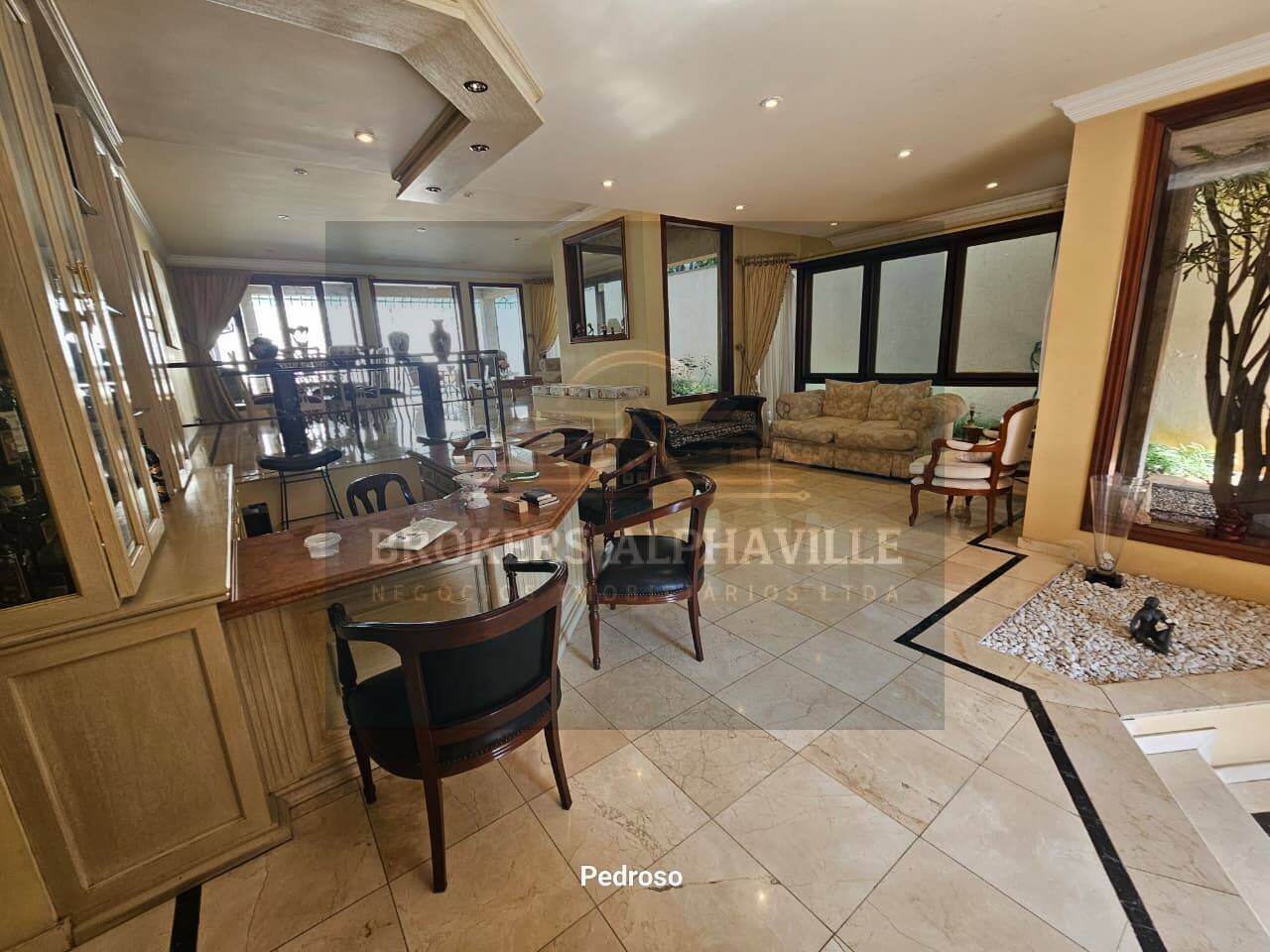Casa de Condomínio à venda e aluguel com 4 quartos, 550m² - Foto 17