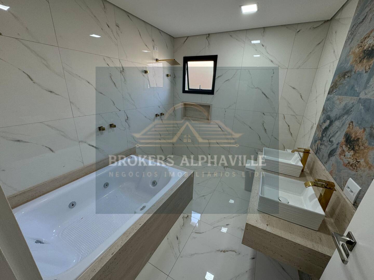Casa de Condomínio à venda com 3 quartos, 382m² - Foto 3